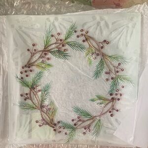 Yankee Candle Square Holiday Wreath Glass Plate with Green and Red Accents - NEW